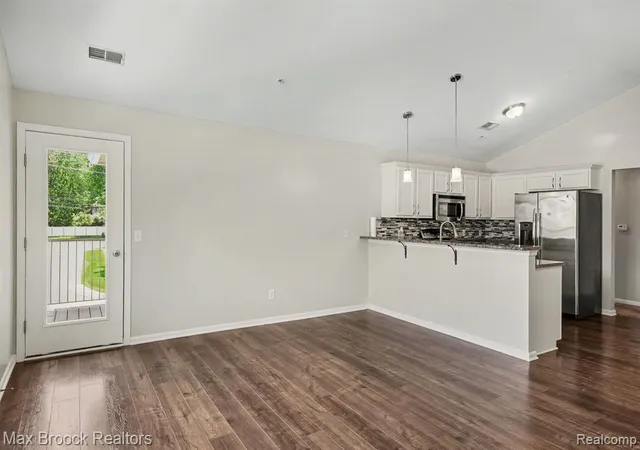 Photo 3 of Condo for sale at 49086 W Woods Dr, Utica, MI 48317 1855 | MLS# 61024315 | Listing updated on 2026-09-18