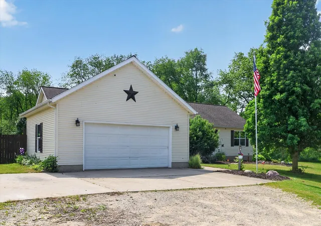 Homes for sale in Saranac, MI | 2869 Ridgecrest Dr, Saranac, MI 48881 | MLS# 70538728