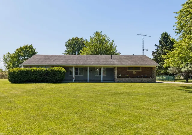 Homes for sale in Lenox, MI | 37580 28 Mile Rd, Lenox, MI 48048 | MLS# 50210613