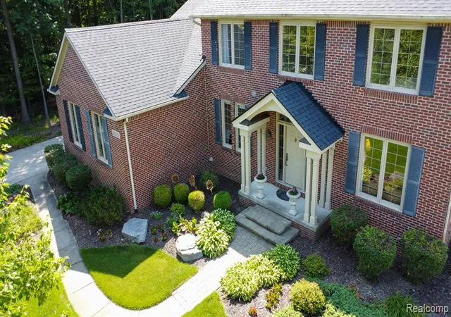 Photo 2 of Single family home for sale at 3531 Stoneridge Ct, Commerce Township, MI 48382 | MLS# 61018625 | Listing updated on 2026-09-06