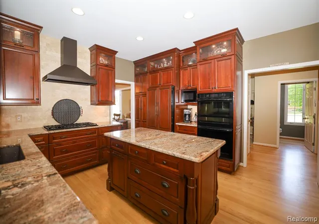 Photo 5 of Single family home for sale at 3531 Stoneridge Ct, Commerce Township, MI 48382 | MLS# 61018625 | Listing updated on 2026-09-06