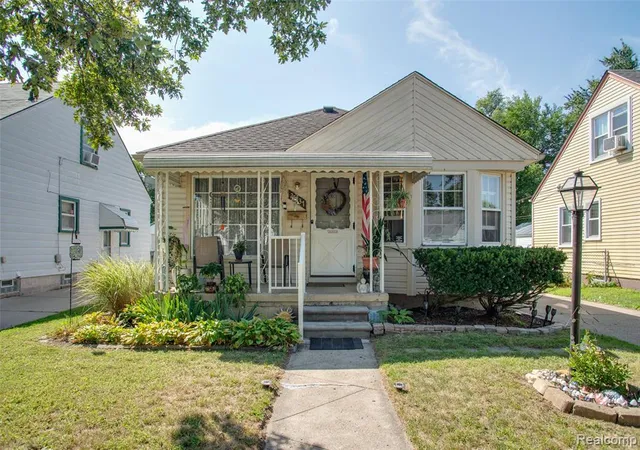 Photo 1 of Sale Pending at 24737 Union St, Dearborn, MI 48124 4819 | MLS# 61025385 | Listing updated on 2026-09-12