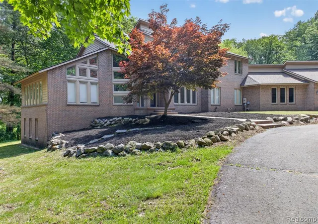 Photo 1 of Mansion for sale at 9961 Cross Crk Dr, South Lyon, MI 48178 8510 | MLS# 61000507 | Listing updated on 2026-09-23