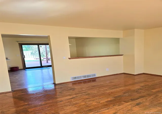 Photo 3 of Single family home for sale at 8702 Hazelton St, Dearborn Heights, MI 48127 | MLS# 61019029 | Listing updated on 2026-08-30