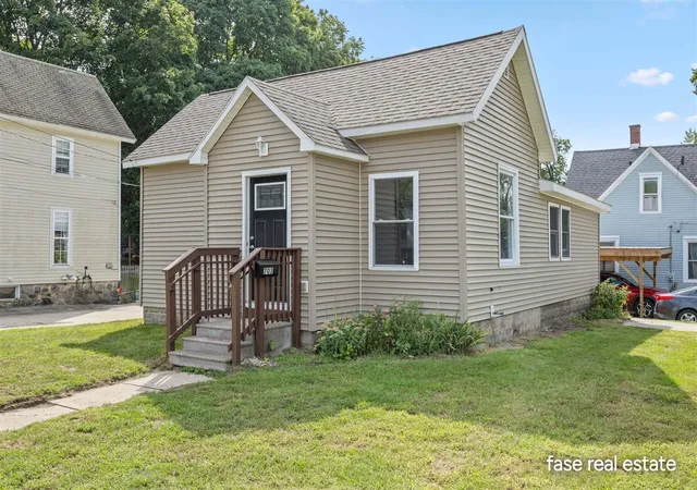 Photo 3 of Sale Pending at 703 Pearl St, Belding, MI 48809 | MLS# 70554680 | Listing updated on 2026-09-03