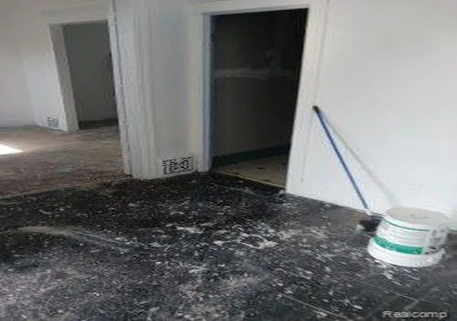 2nd image of 4320 Rohns St, Detroit, MI 48214 | MLS# 60344587