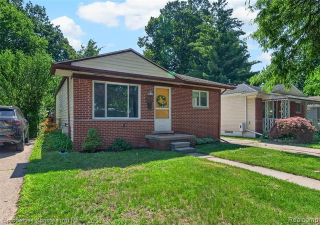Homes for sale in Madison Heights, MI | 27856 Lenox Ave, Madison Heights, MI 48071 | MLS# 61007183