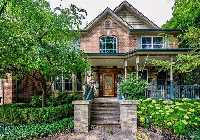 1st image of 1528 Lawndale Dr, Royal Oak, MI 48067 | MLS# 61022773