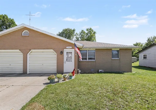 Homes for sale in Bridgman, MI | 3430 Cedar Ln, Bridgman, MI 49106 | MLS# 70541483