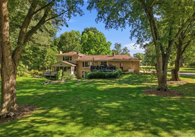 47th image of 11111 Shadywood Dr, Brighton, MI 48114 | MLS# 61022324