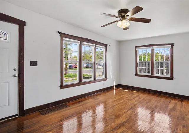 3rd image of 1219 Ball Ave, Grand Rapids, MI 49505 | MLS# 70530797