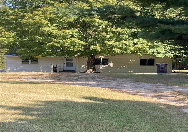 Photo 3 of Single family home for sale at 11248 Phal Rd, Grass Lake, MI 49240 | MLS# 70495762 | Listing updated on 2026-01-19