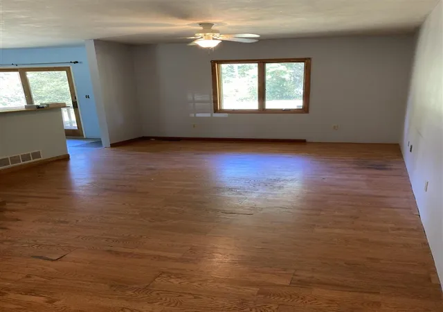 Photo 4 of Single family home for sale at 11248 Phal Rd, Grass Lake, MI 49240 | MLS# 70495762 | Listing updated on 2026-01-19