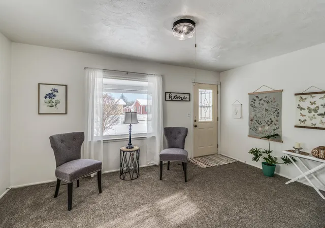 Photo 3 of Single family home for sale at 18 Woodlawn Ave, Battle Creek, MI 49037 | MLS# 70514396 | Listing updated on 2026-02-10