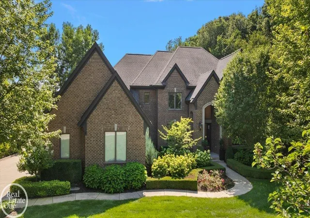 Photo 3 of Sale Pending at 2761 Plum Crk Dr #45, Oakland, MI 48363 | MLS# 50217537 | Listing updated on 2026-08-31