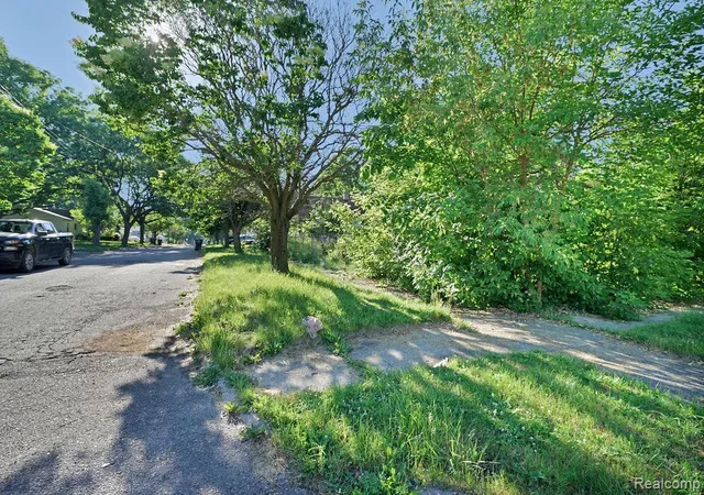 5th image of 4201 Brunswick Ave, Flint, MI 48507 | MLS# 61000218