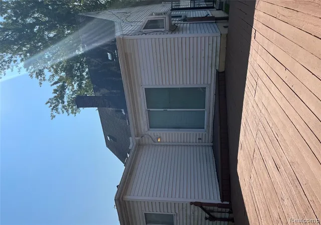 3rd image of 19650 W Chicago St, Detroit, MI 48228 1772 | MLS# 60996845