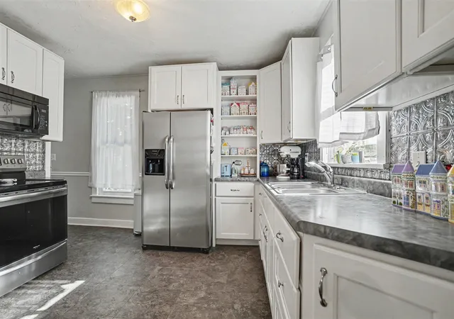 Homes for sale in Marshall, MI | 514 W Green St, Marshall, MI 49068 | MLS# 70540606