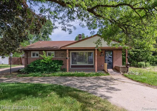 Homes for sale in Clinton Township, MI | 22471 Remick Dr, Clinton Township, MI 48036 | MLS# 60999724
