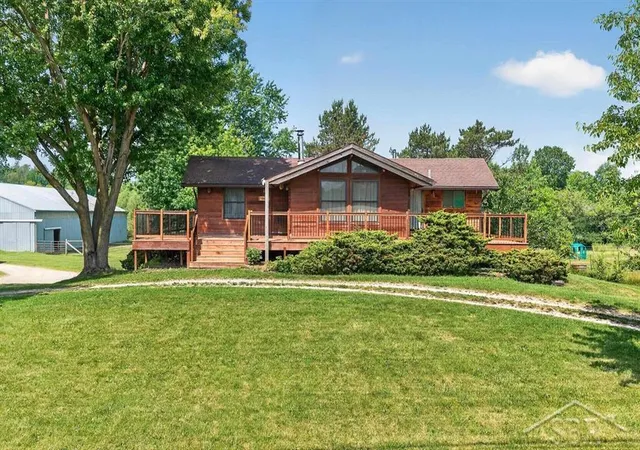 Homes for sale in Whitmore Lake, MI | 6431 Whitmore Lake Rd, Whitmore Lake, MI 48189 | MLS# 50207728