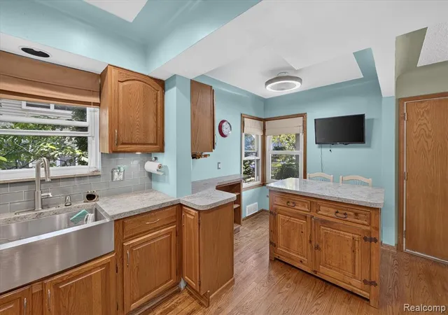 Photo 2 of Sale Pending at 2252 Harvard Rd, Berkley, MI 48072 1780 | MLS# 61025100 | Listing updated on 2026-09-01