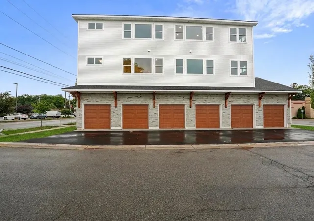 Homes for sale in Traverse City, MI | 1109 S Carver St #6, Traverse City, MI 49686 | MLS# 80070686