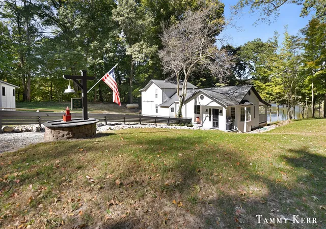 image of 3148 Manlius Rd, Fennville, MI 49408 | MLS# 70455975