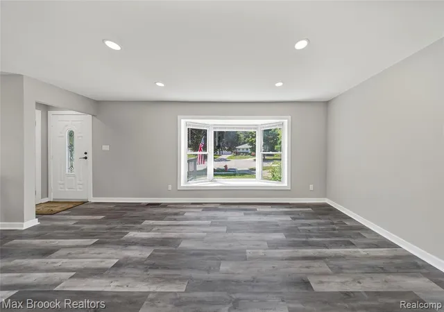 4th image of 1122 Symes Ct, Royal Oak, MI 48067 1568 | MLS# 60993883