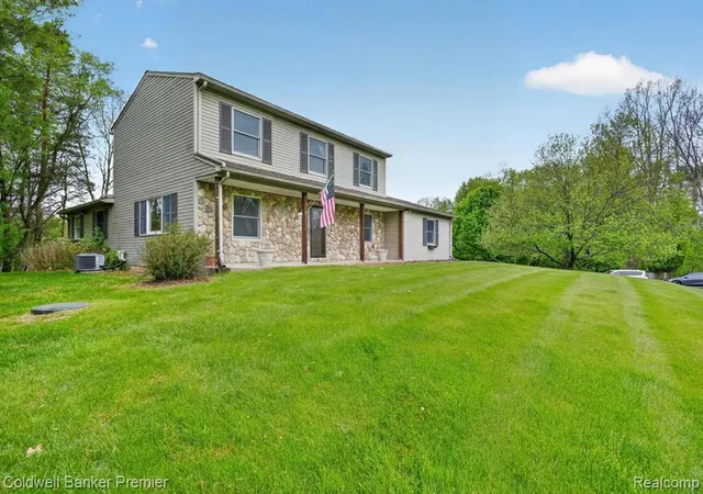 Homes for sale in Ortonville, MI | 425 Arbor Pine Dr, Ortonville, MI 48462 | MLS# 60993265
