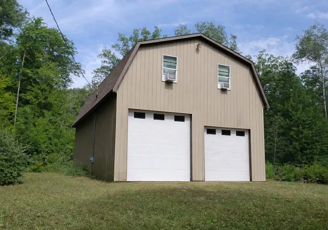 Photo 3 of Single family home for sale at 5691 Oakridge Dr, Gladwin, MI 48624 | MLS# 50198136 | Listing updated on 2026-02-21