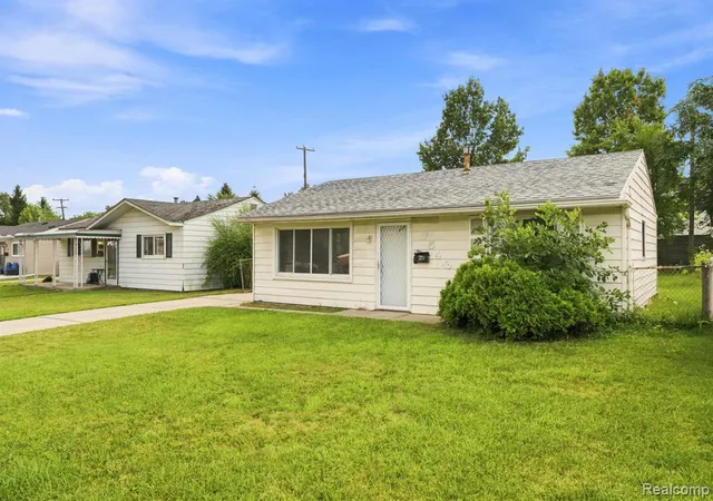 Photo 3 of Single family home for sale at 7546 Pine St, Taylor, MI 48180 2283 | MLS# 61014757 | Listing updated on 2026-09-03