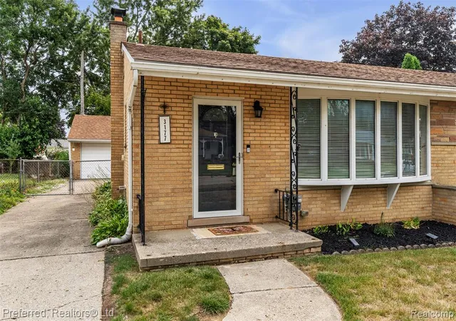Photo 4 of Single family home for sale at 3177 Treadwell St, Wayne, MI 48184 | MLS# 61020482 | Listing updated on 2026-09-03