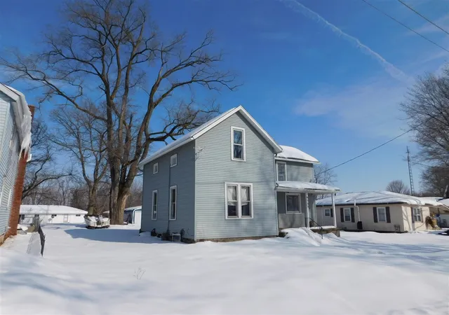 Homes for sale in Eau Claire, MI | 6555 Pipestone St, Eau Claire, MI 49111 | MLS# 70515628