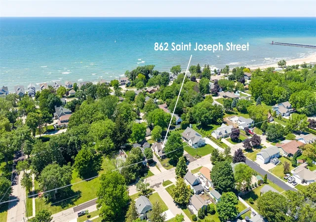 2nd image of 862 Saint Joseph St, South Haven, MI 49090 | MLS# 70540168