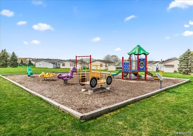 25th image of 11766 Cedarbrook Dr, South Lyon, MI 48178 | MLS# 61005200