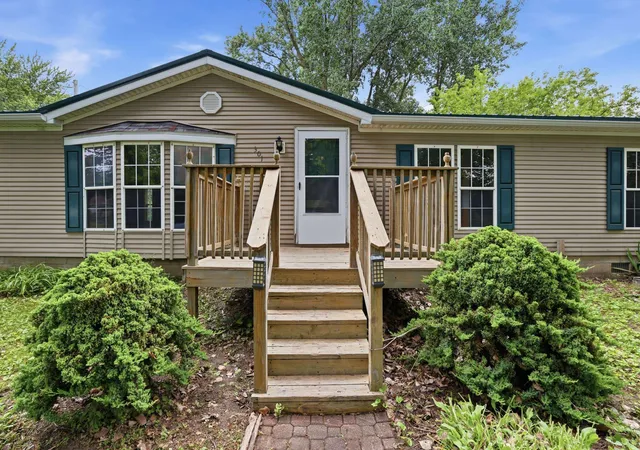 3rd image of 301 Barn Dr, Bay City, MI 48706 | MLS# 50214391