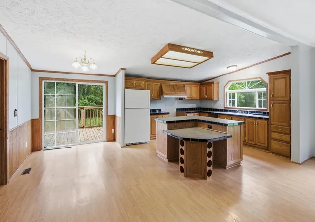4th image of 301 Barn Dr, Bay City, MI 48706 | MLS# 50214391