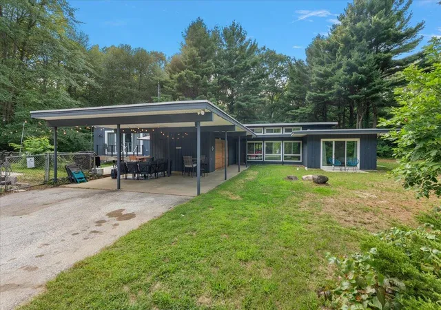 Photo 1 of Single family home for sale at 18830 77th St, South Haven, MI 49090 | MLS# 70555133 | Listing updated on 2026-09-04