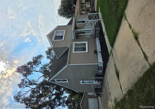 Photo 4 of Sale Pending at 23140 Socia St, Saint Clair Shores, MI 48082 3027 | MLS# 61023308 | Listing updated on 2026-09-19