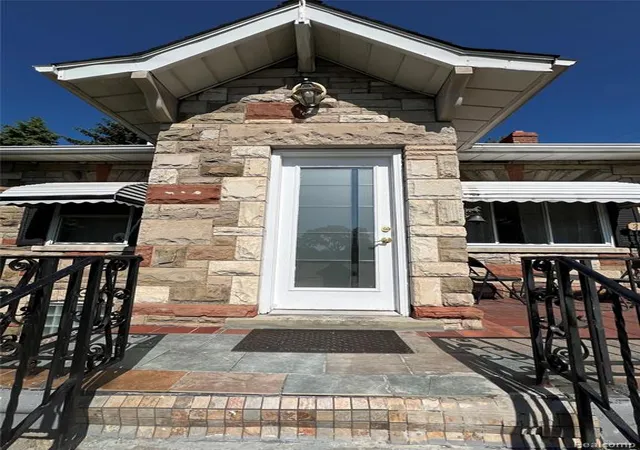 4th image of 24932 Marigold Ave, Warren, MI 48089 | MLS# 60997496