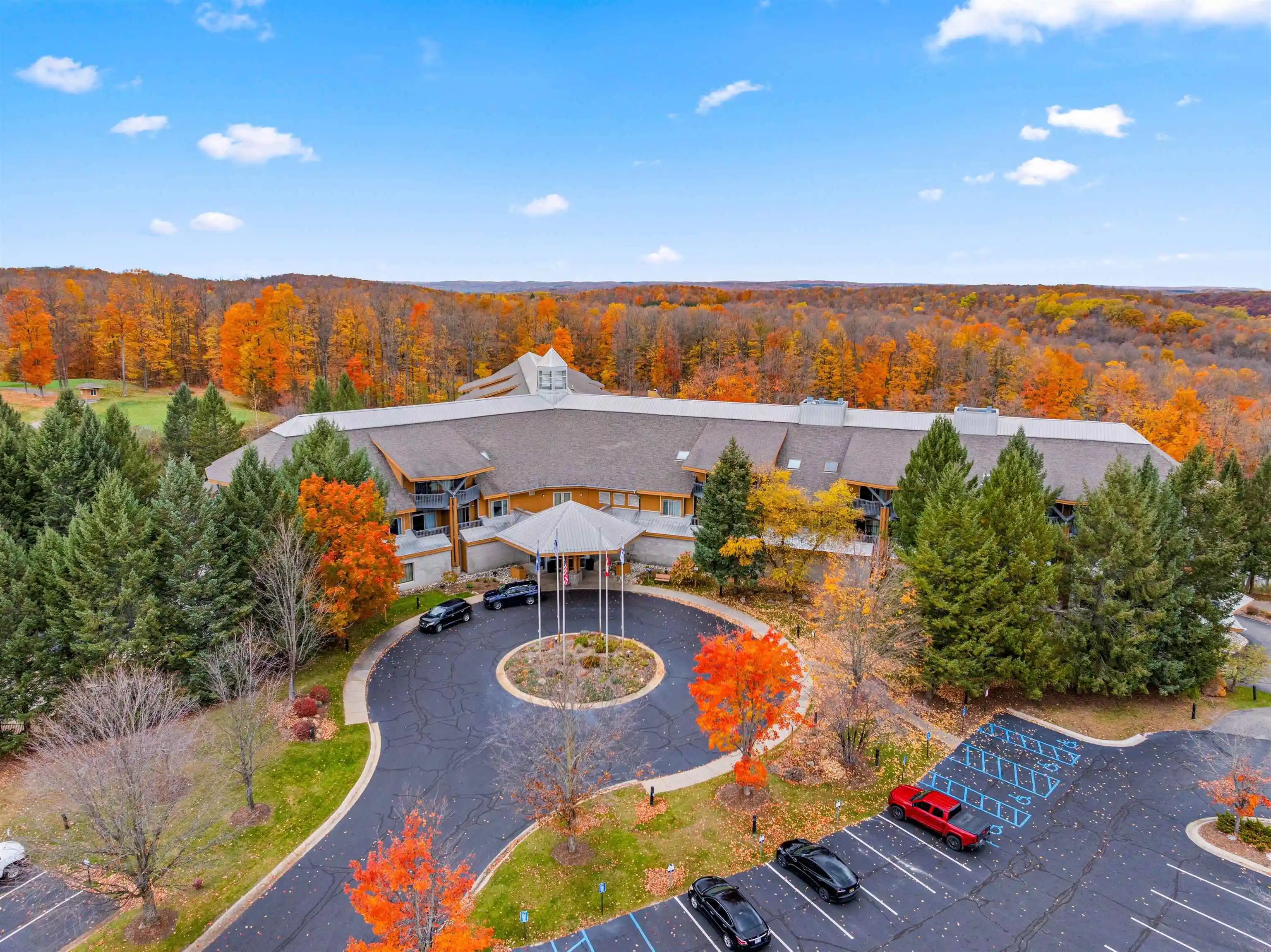 Listing Photo 1 - Condo for sale in 2400 Troon S located at 2400 Troon S, Bellaire, MI 49615 - Unit #4007
