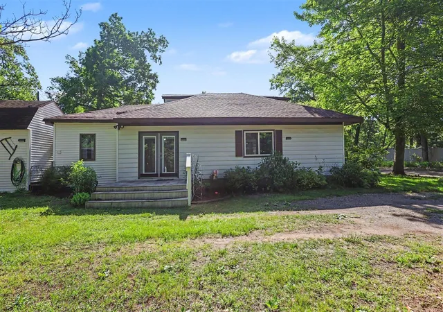 Homes for sale in Twin Lake, MI | 522 W Englewood Ave, Twin Lake, MI 49457 | MLS# 70539178