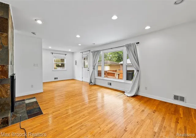 Photo 5 of Single family home for sale at 16031 Buckingham Ave, Beverly Hills, MI 48025 | MLS# 61022284 | Listing updated on 2026-08-19