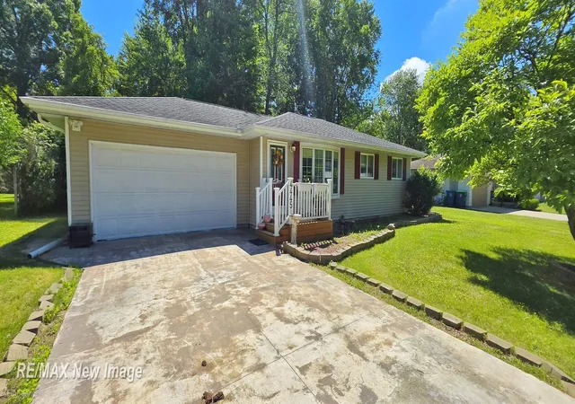 Homes for sale in Bridgeport, MI | 4445 Eastport Dr, Bridgeport, MI 48722 | MLS# 50212547