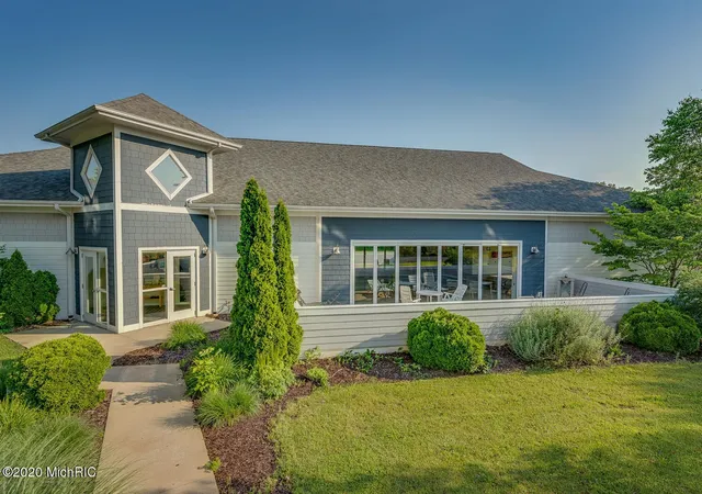 3rd image of 107 Diamond Point Ln, New Buffalo, MI 49117 | MLS# 70532475