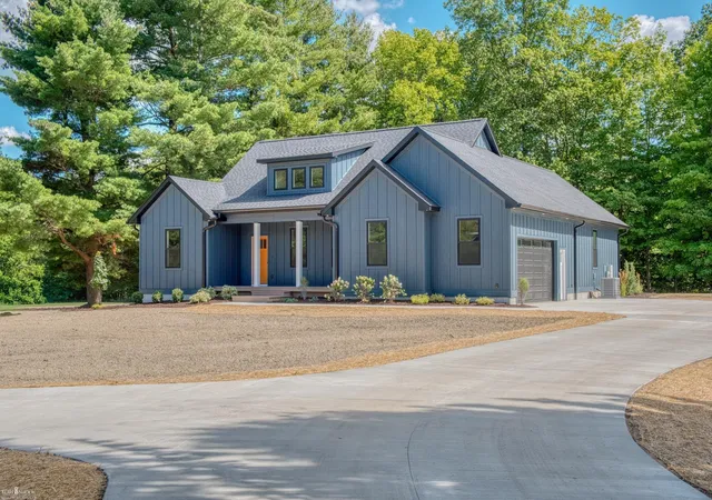 1st image of 915 Marguerite Dr, Owosso, MI 48867 | MLS# 50219136