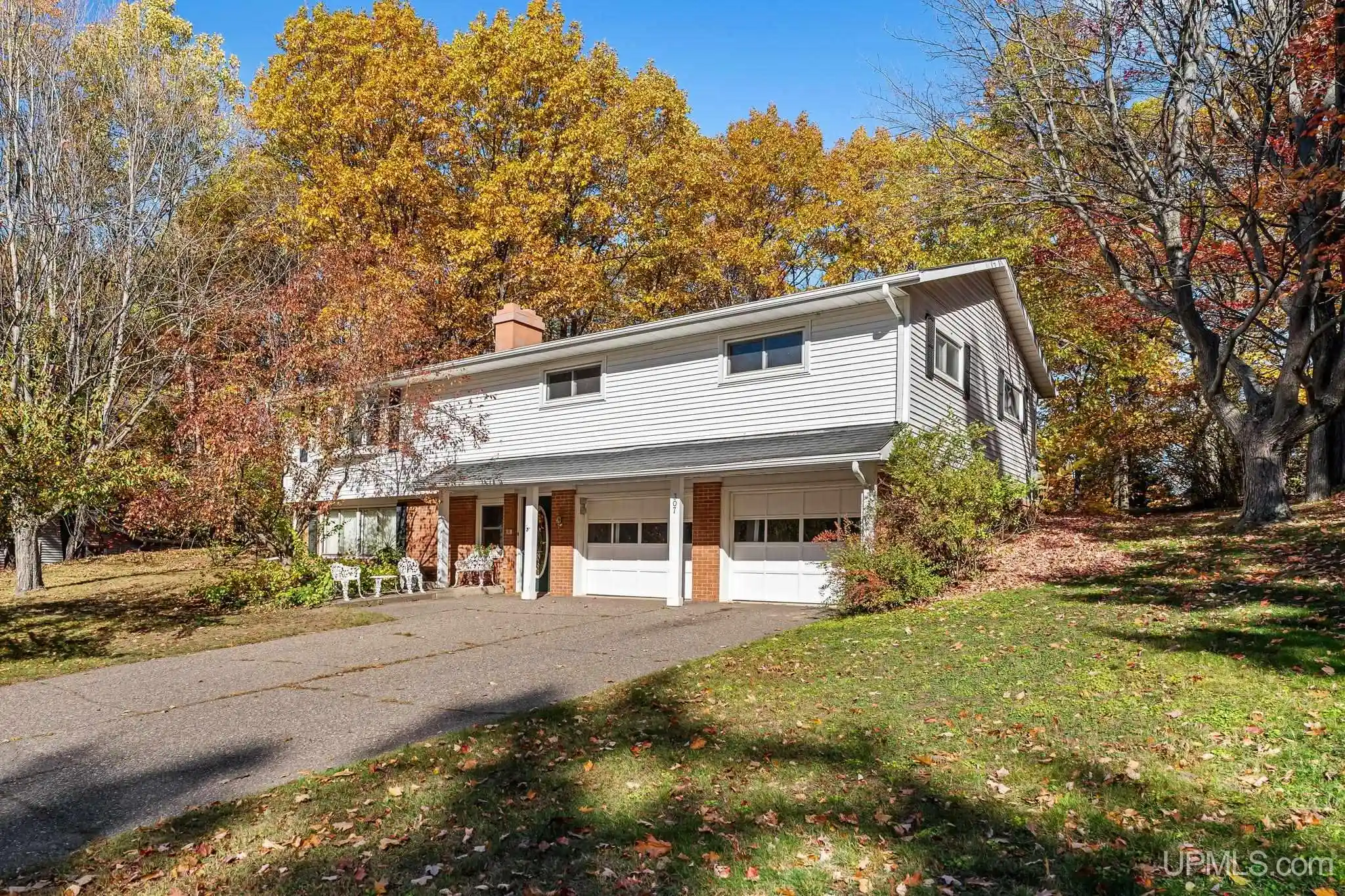 Photo 1 of Single family home for sale at 307 Jonathon Carver St, Marquette, MI 49855 | MLS# 50225901 | Listing updated on 2026-10-25