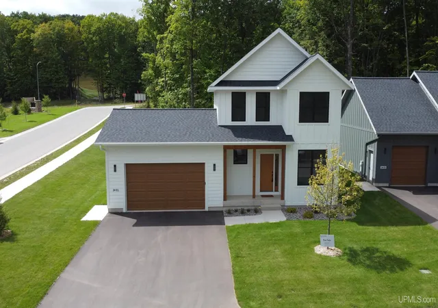 Homes for sale in Marquette, MI | 3401 Nuthatch Ln, Marquette, MI 49855 | MLS# 50164780