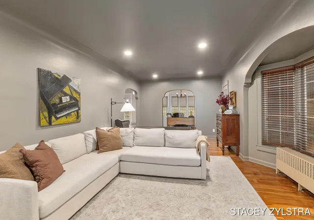 Photo 4 of Sale Pending at 3331 Fulton St, Grand Rapids, MI 49546 | MLS# 70548645 | Listing updated on 2026-09-05