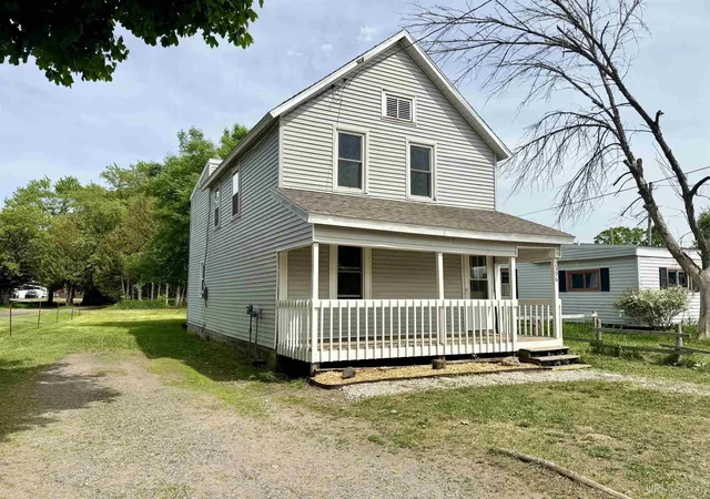 Photo 3 of Single family home for sale at 2306 Fitch Ave, Marquette, MI 49855 | MLS# 50211220 | Listing updated on 2026-08-28
